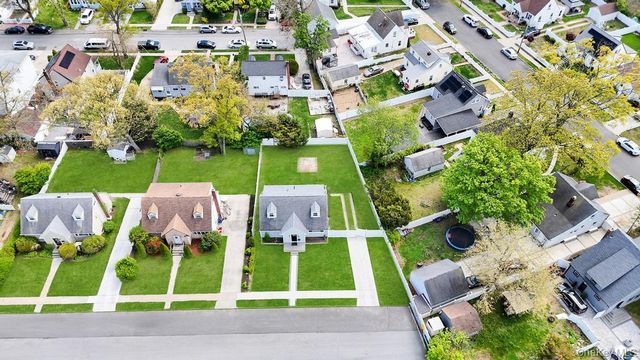 543 Coolidge Avenue, Rockville Centre, NY 11570