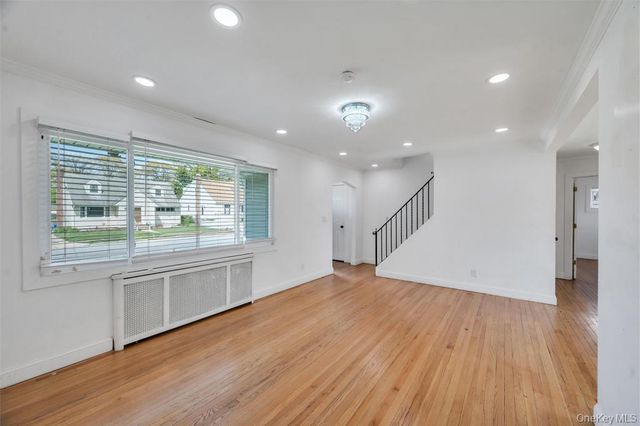 543 Coolidge Avenue, Rockville Centre, NY 11570