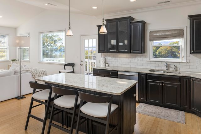 525 Crewdson Street, Chattanooga, TN 37405