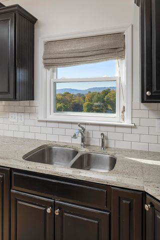 525 Crewdson Street, Chattanooga, TN 37405