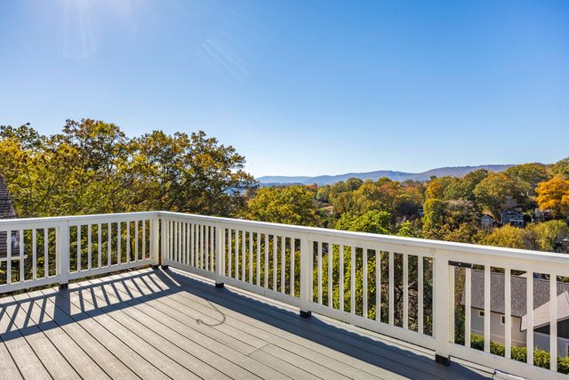 525 Crewdson Street, Chattanooga, TN 37405