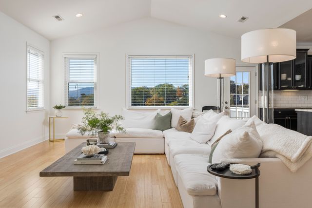 525 Crewdson Street, Chattanooga, TN 37405