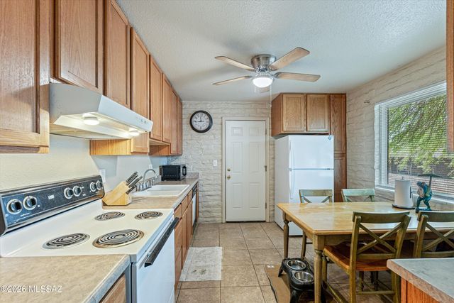 2728 N La Verne Avenue, Tucson, AZ 85712