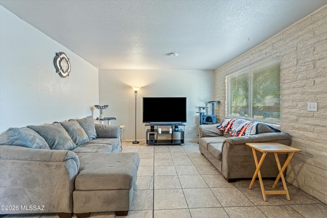2728 N La Verne Avenue, Tucson, AZ 85712