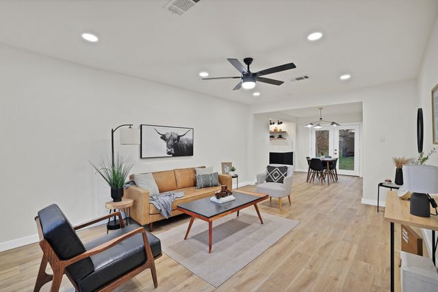2927 Kingston Street, Dallas, TX 75211