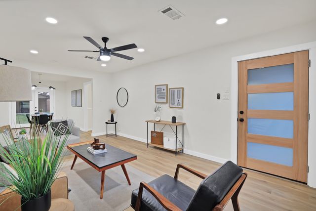 2927 Kingston Street, Dallas, TX 75211