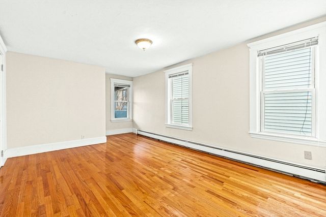 27 W Wyoming Avenue 3, Melrose, MA 02176