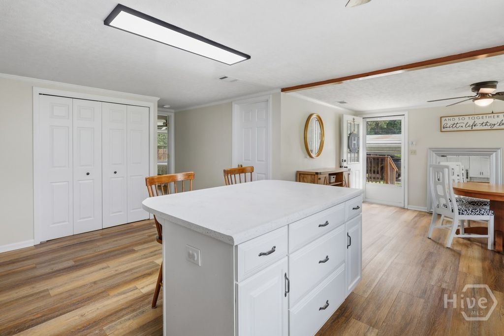 Image 5 of property listing at 156 Tish Way, Rincon, GA 31326