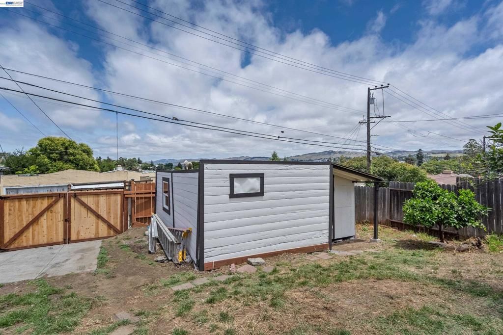 Image 23 of property listing at 318 Ohio St, Vallejo, CA 94590