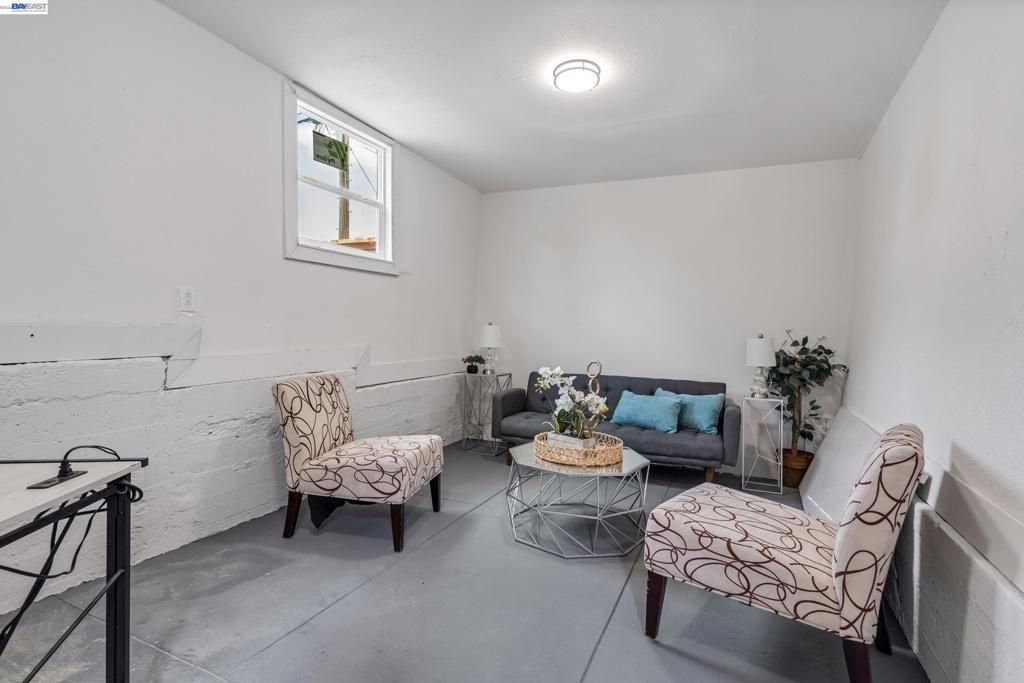 Image 24 of property listing at 318 Ohio St, Vallejo, CA 94590