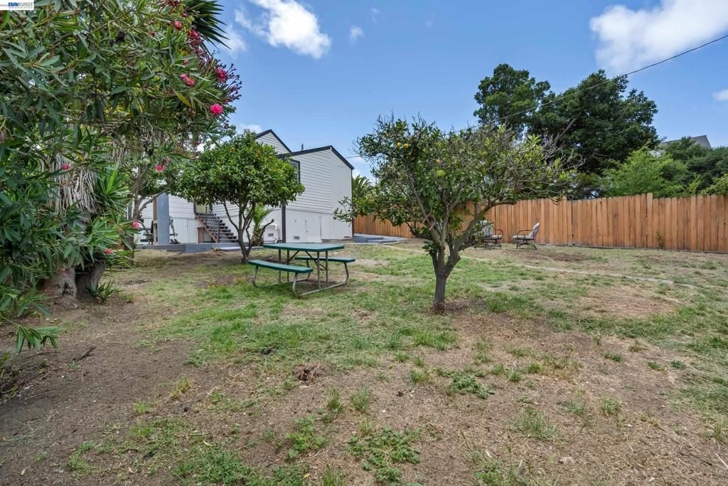 Image 26 of property listing at 318 Ohio St, Vallejo, CA 94590