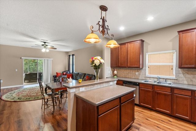 2721 WALDEN WOODS DRIVE, Plant City, FL 33566