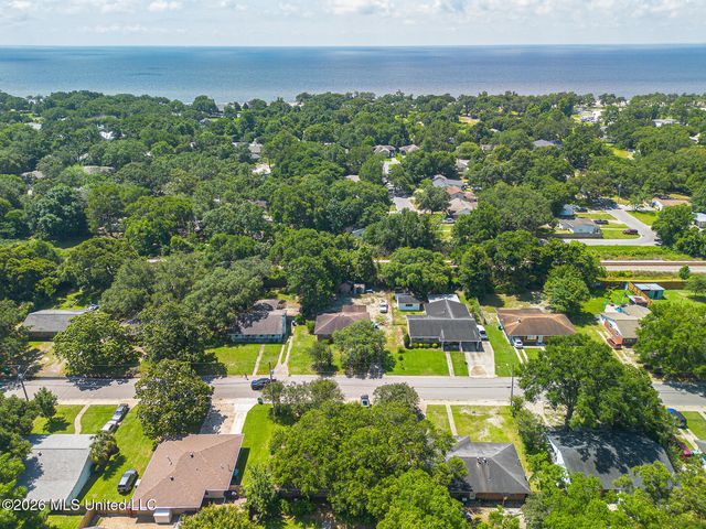 2187 Collins Boulevard, Gulfport, MS 39507