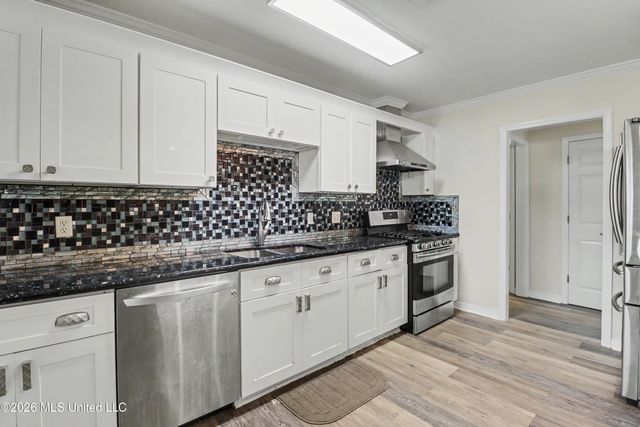 2187 Collins Boulevard, Gulfport, MS 39507
