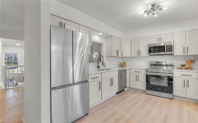 5441 Lynbrook LNDG, Virginia Beach, VA 23462