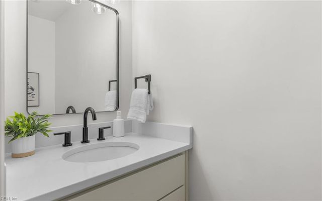 5441 Lynbrook LNDG, Virginia Beach, VA 23462