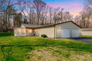 1016 Wedgewood Drive, Plainwell City, MI 49080