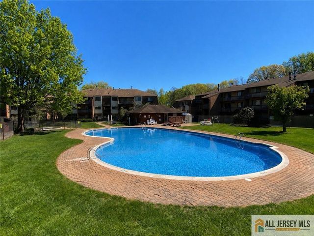 301 Edison Glen Terrace 301, Edison, NJ 08837