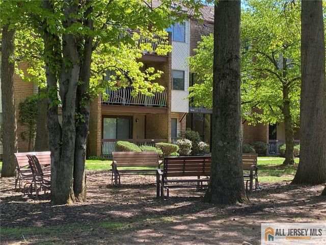 301 Edison Glen Terrace 301, Edison, NJ 08837