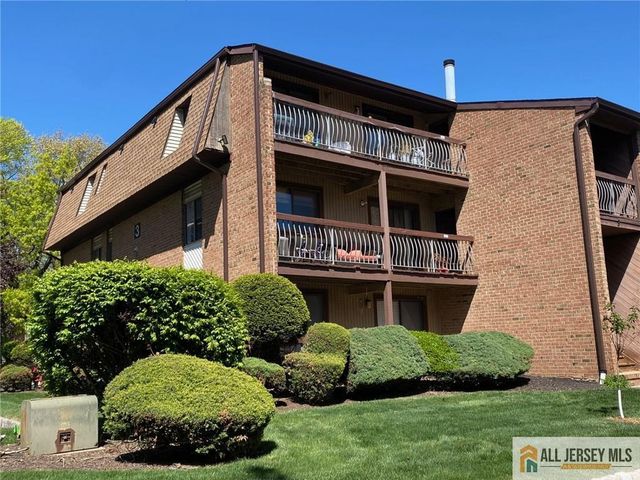 301 Edison Glen Terrace 301, Edison, NJ 08837