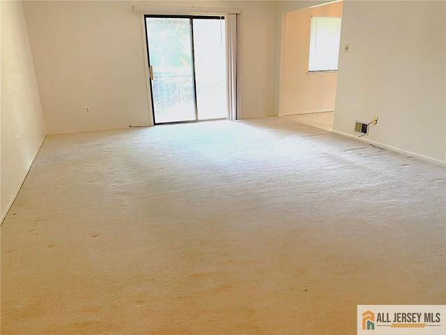 301 Edison Glen Terrace 301, Edison, NJ 08837