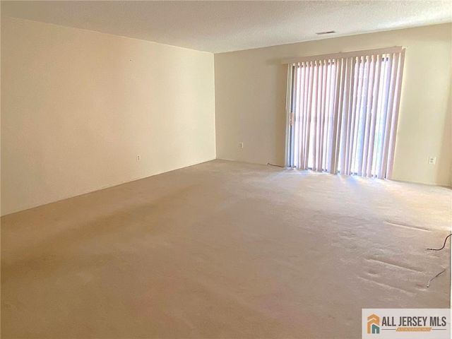 301 Edison Glen Terrace 301, Edison, NJ 08837