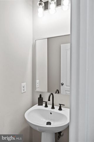 43202 WHELPLEHILL TER, Ashburn, VA 20148