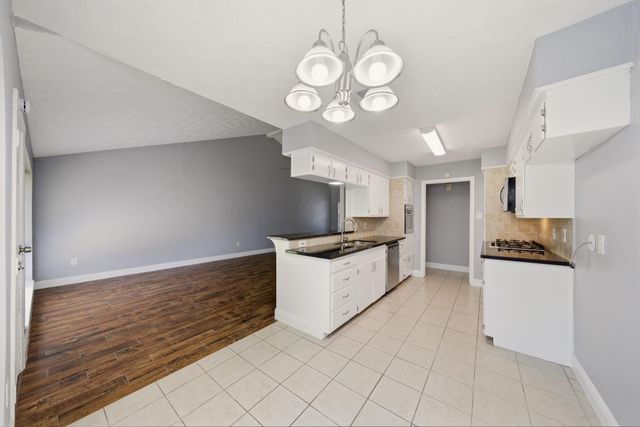 2003 Williamsburg Court S, League City, TX 77573