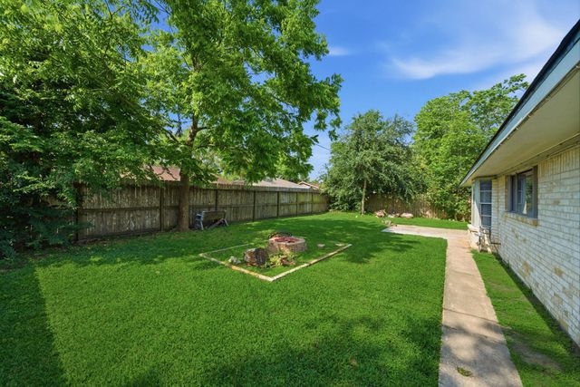 2003 Williamsburg Court S, League City, TX 77573