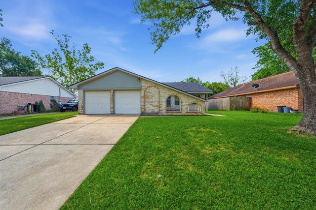 2003 Williamsburg Court S, League City, TX 77573