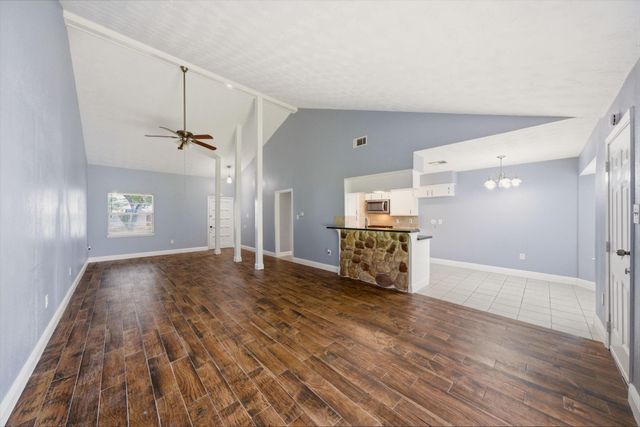 2003 Williamsburg Court S, League City, TX 77573