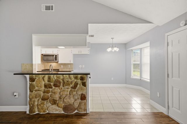 2003 Williamsburg Court S, League City, TX 77573