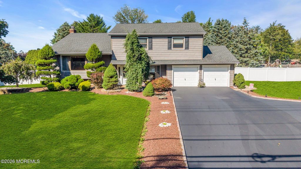 828 Waterworks Road, Freehold, NJ 07728
