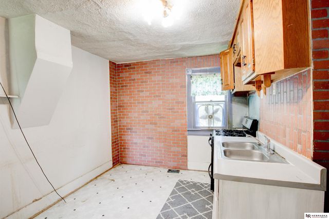 3919 Miami Street, Omaha, NE 68111