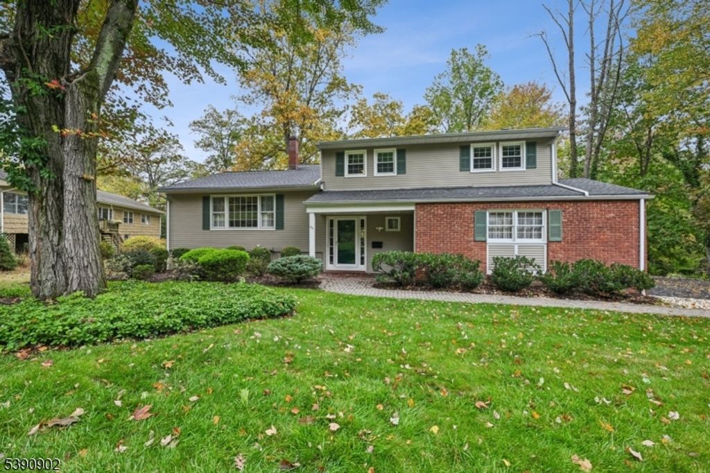 106 Stoneridge Rd, New Providence Boro, NJ 07974