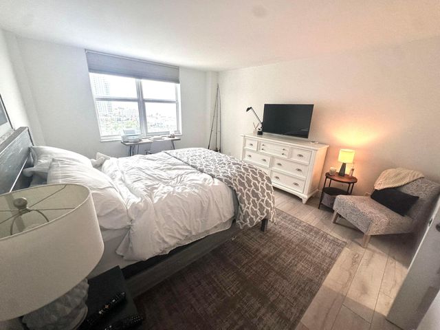 1 Las Olas Circle 1211, Fort Lauderdale, FL 33316