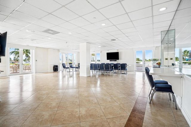 1 Las Olas Circle 1211, Fort Lauderdale, FL 33316