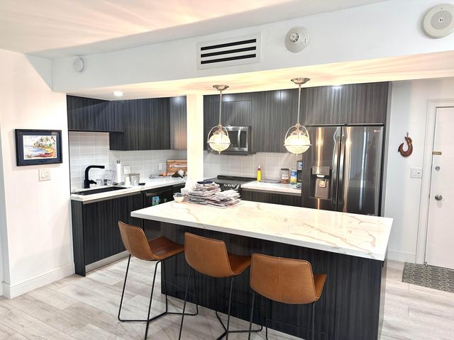 1 Las Olas Circle 1211, Fort Lauderdale, FL 33316