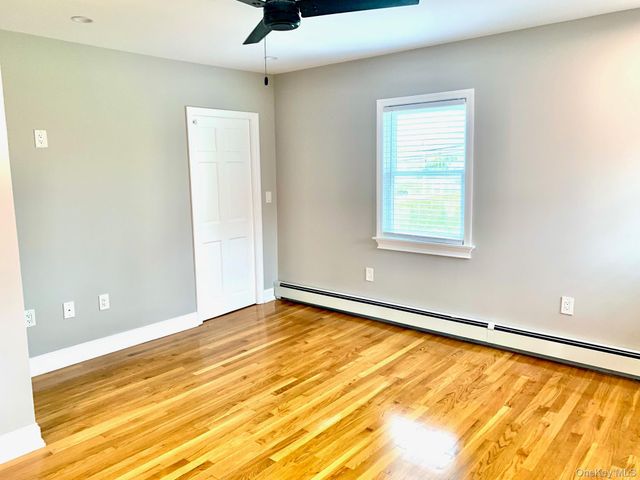 435 Middle Road, Riverhead, NY 11901