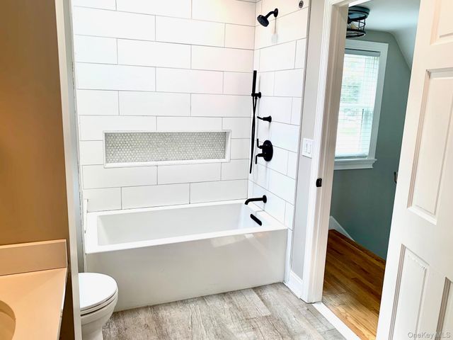 435 Middle Road, Riverhead, NY 11901