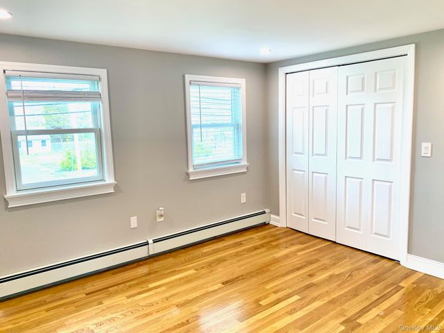 435 Middle Road, Riverhead, NY 11901