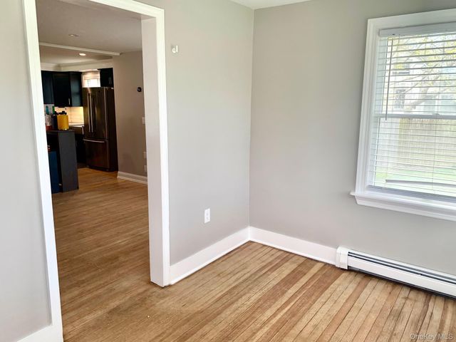 435 Middle Road, Riverhead, NY 11901