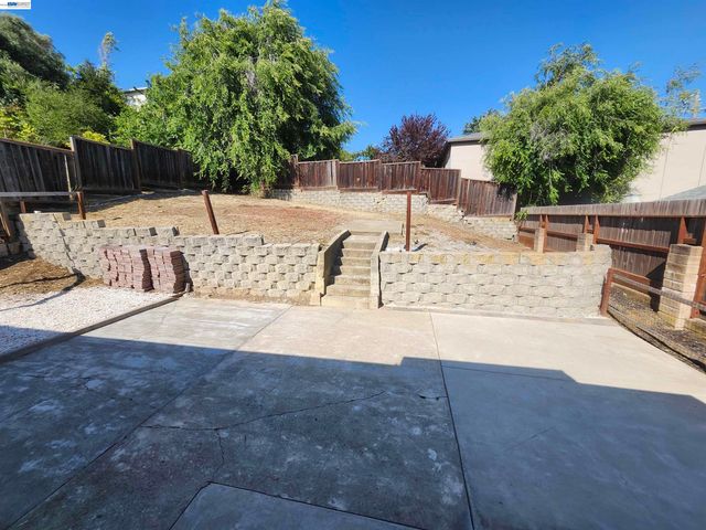 18680 Stanton Ave, Castro Valley, CA 94546
