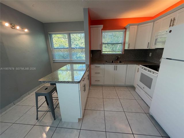 1301 N 12th Ct 4B, Hollywood, FL 33019