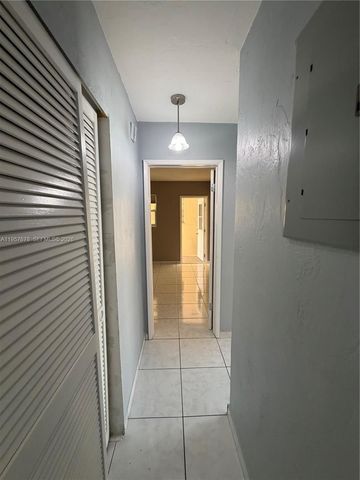 1301 N 12th Ct 4B, Hollywood, FL 33019