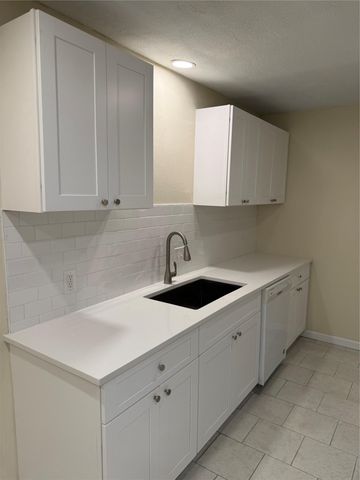 412 Craddock Ave, San Marcos, TX 78666