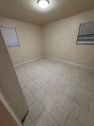 412 Craddock Ave, San Marcos, TX 78666