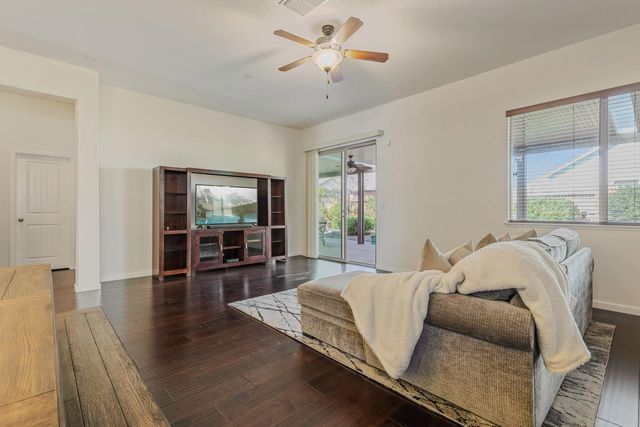 4057 Haystack Way, Roseville, CA 95747