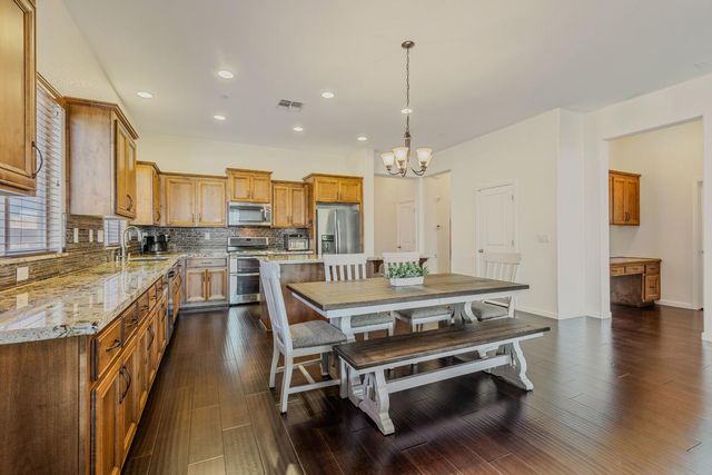 4057 Haystack Way, Roseville, CA 95747