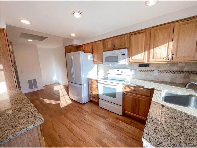 3075 E Long Cir, Centennial, CO 80122